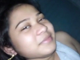 Beautiful Indian girl and her lover chat in a steamy video