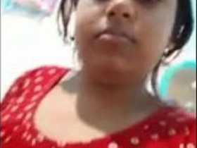 Hot bhabi flaunts her breasts in a seductive display