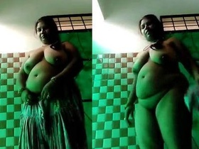 Desi aunty flaunts her big tits and fat ass