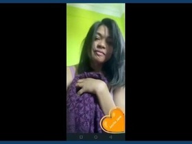 Seductive Bengali babe flaunts her body