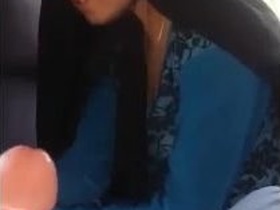 Pakistani Pathan girl gives a blowjob in a steamy video