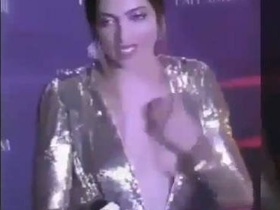 Deeepika Padukone's uncensored nip slip in this video