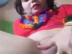 Desi aunty pleasures herself with her fingers and tongue