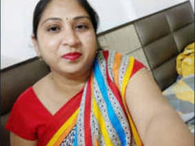 Desi Bhabhi's doggy style fucking in a popular porn video