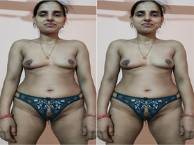 Indian bhabhi's exclusive masturbation session