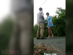 Amateur Indian couple caught having sex on the road