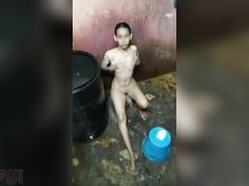 Desi teenager takes nude selfies in the bathroom