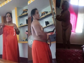 Mature Tamil woman bares it all on camera