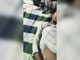 Indian girl enjoys cock sucking and oral sex in MMS video