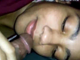 Indian girlfriend teases and pleases with her mouth in this recorded video