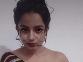 TikTok user flaunts their nude selfie in solo video