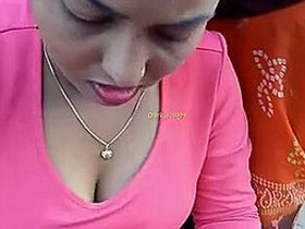 Desi wife's cleavage is exposed by hidden camera in public place