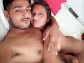 Enjoy the Cute Indian Girl's Beautiful Video and Pics