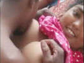 Desi lovers engage in steamy sex in VDO