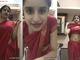 Explore the cutest babe's bellybutton and navelslut in a cam show
