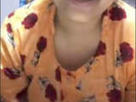 Busty Indian bhabhi flaunts her breasts