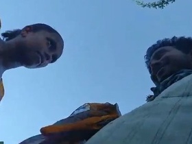 Mallu bhabi's romantic outdoor fucking