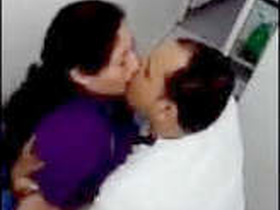 MILF nurse gets fucked by hospital staff in desi video