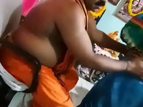 Indian pundit seduces his aunty for sexual pleasure