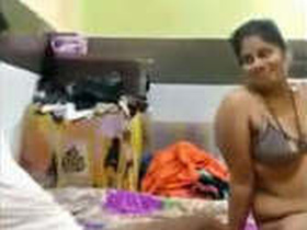 Indian maid performs a steamy oral sex on her boss's son in this online video