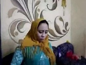Arab Hermaphrodite's Steamy Solo Session
