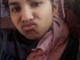 Mallu beauty flaunts her breasts and pussy in a steamy video