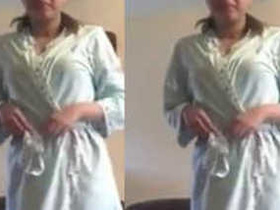 Indian desi couple goes nude on camera for XXX video