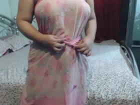 Indian girl gets naughty in her bedroom