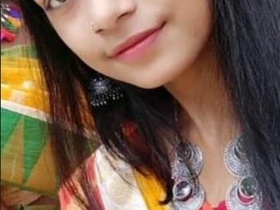 Desi Indian girl's MMS goes viral