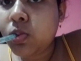 Indian woman flaunts her body for her lover