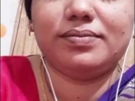 Sexy married bhabi flaunts her body in a steamy video