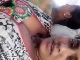 Desi Indian girl flaunts her cleavage while chatting online