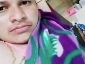 Attractive Indian wife in steamy video