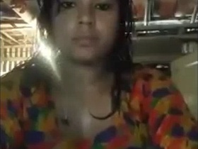 Desi bhabhi takes a sexy selfie after getting dressed