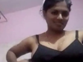 Horny Malayali bhabhi takes bath in the nude