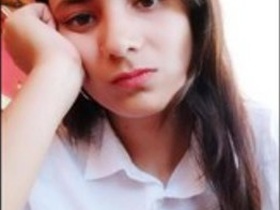 Desi girl's beautiful and cute performance