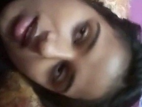 Pretty girl keeps jeans on while giving oral sex and fucking her lover
