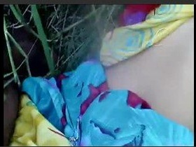 Indian couple enjoys outdoor sex in the open fields of Amritsar