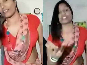 Exclusive video of Suhani Bhabi's navel-baring dance in a saree