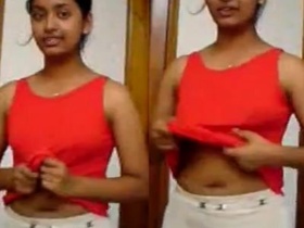 Cute desi girl flaunts her big navel and boobs