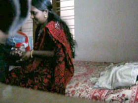 Desi bhabhi gets fucked in saree by her lover