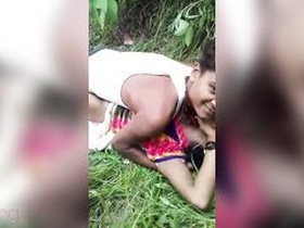 Indian couple has outdoor sex in public place