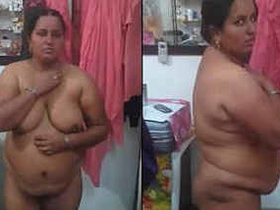 Mature Desi woman bares it all in explicit video