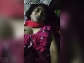 Desi aunty's online sex video with Kapalo