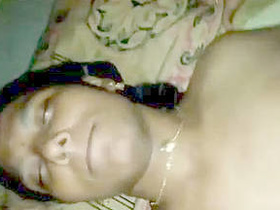 Tamil girl gets naughty with her boyfriend in a steamy video