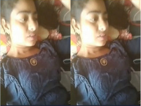 Cute Indian girl reveals her small boobs and pussy in exclusive video