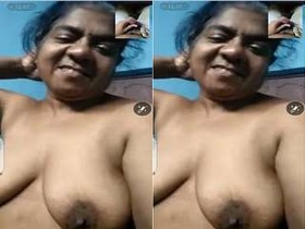 Indian wife in nude masturbation video