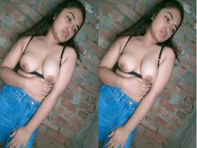 Bangla babe flaunts her big tits and tight pussy in exclusive video