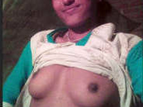 Indian girls in the village go naked in a video series
