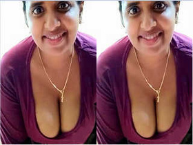 Amateur Indian bhabhi flaunts her big boobs and cunt in exclusive video